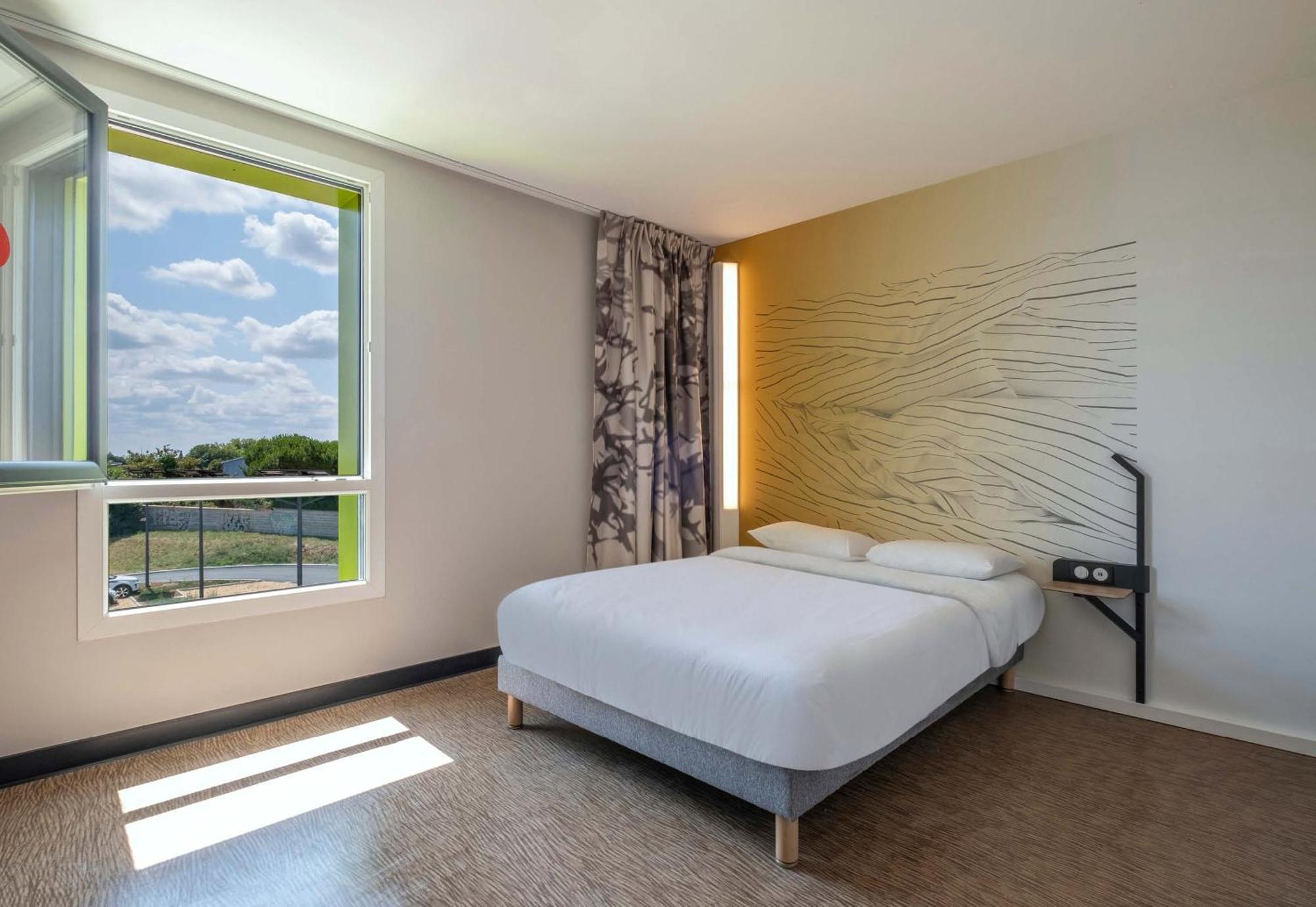 B&B Hotel Saintes Eksteriør billede