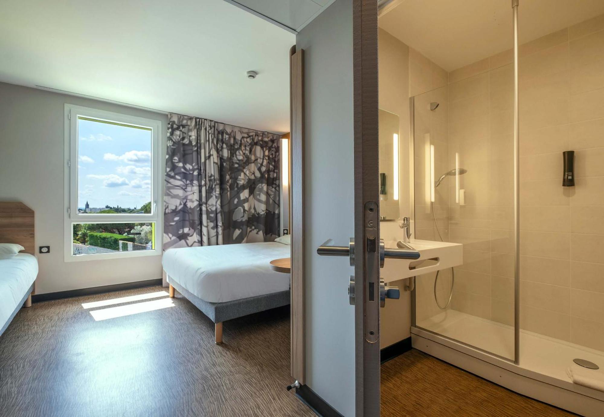 B&B Hotel Saintes Eksteriør billede