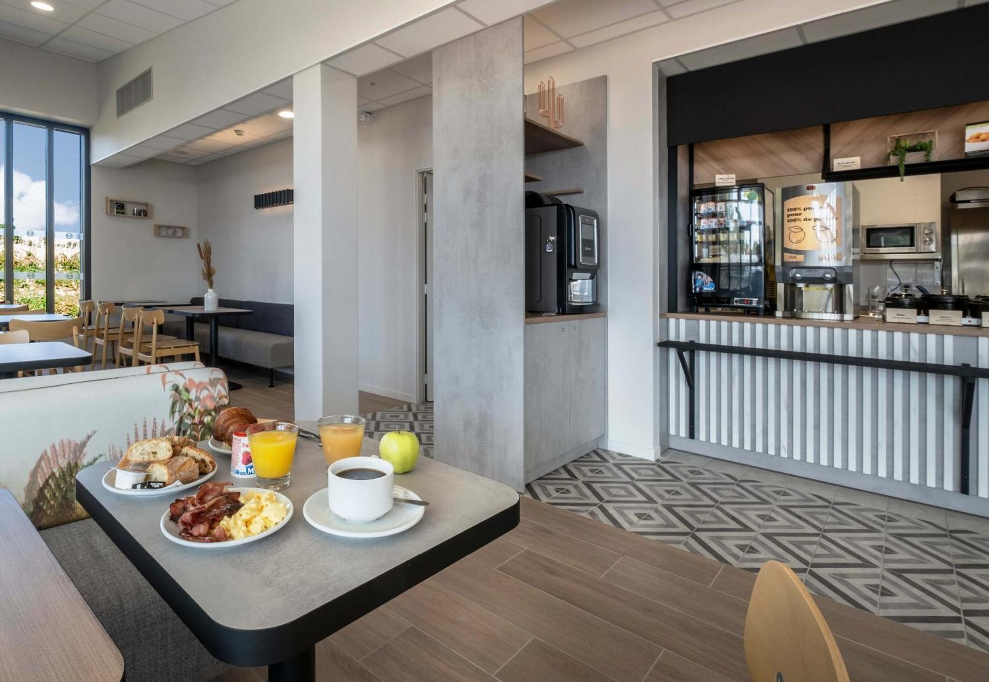 B&B Hotel Saintes Eksteriør billede